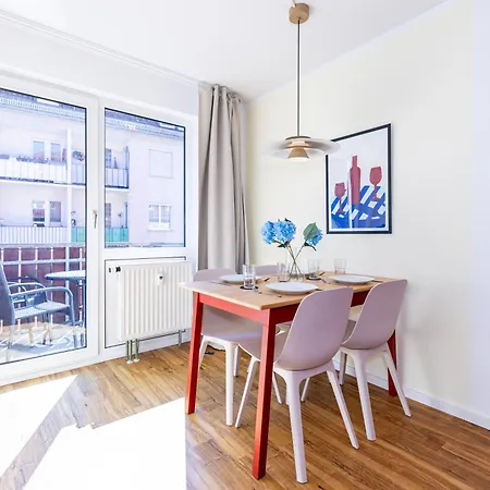 Zentral Wohnen Mit Stellplatz Und Balkon - Nahe Main Und Innenstadt *