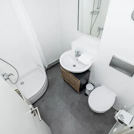 Zentral Wohnen Mit Stellplatz Und Balkon - Nahe Main Und Innenstadt *