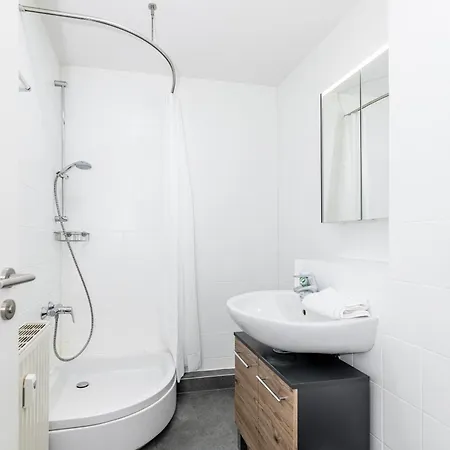 Zentral Wohnen Mit Stellplatz Und Balkon - Nahe Main Und Innenstadt 아파트 뷔르츠부르크