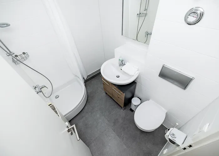 Zentral Wohnen Mit Stellplatz Und Balkon - Nahe Main Und Innenstadt *